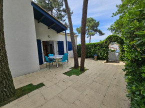 Charmante Maison avec Cour Privative - Proche Plage et Commerces, Animaux Acceptés sur Demande - FR-1-476-212